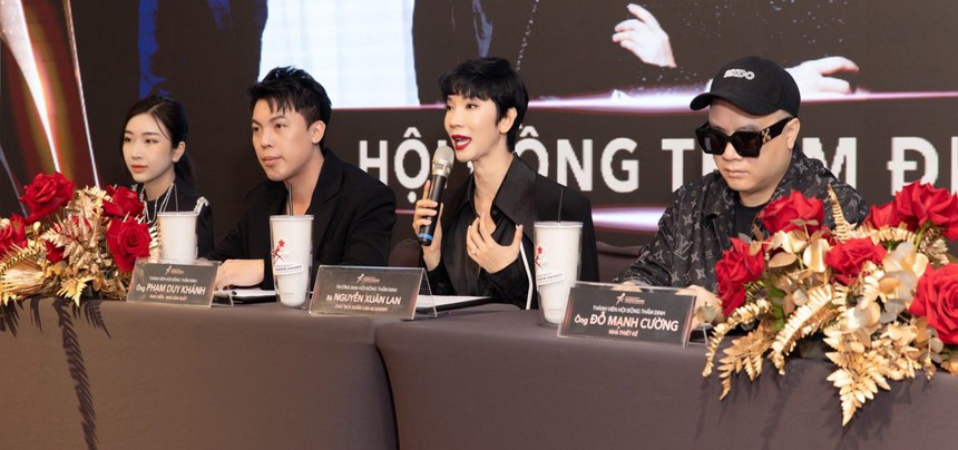 Khi thời trang đang chuộng hoa hậu… - Ảnh 1.