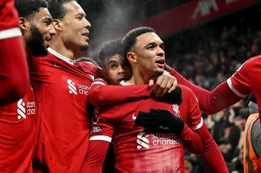 Liverpool 4-3 Fulham: Thắng trong xúc cảm và âu lo - Ảnh 2.