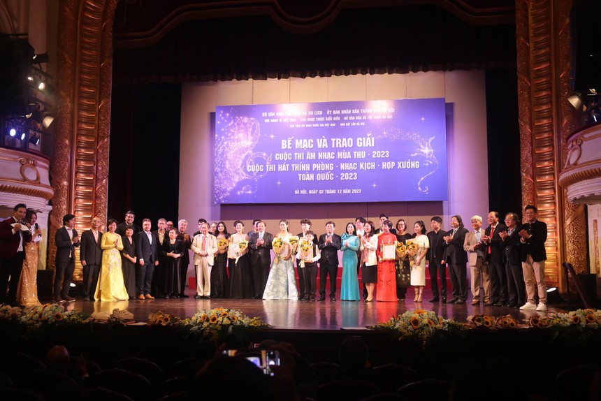 Bế mạc cuộc thi "Âm nhạc mùa thu" và "Hát Thính phòng - Nhạc kịch - Hợp xướng toàn quốc" - Ảnh 7. Bế mạc cuộc thi "Âm nhạc mùa thu" và "Hát Thính phòng - Nhạc kịch - Hợp xướng toàn quốc" - Ảnh 7.