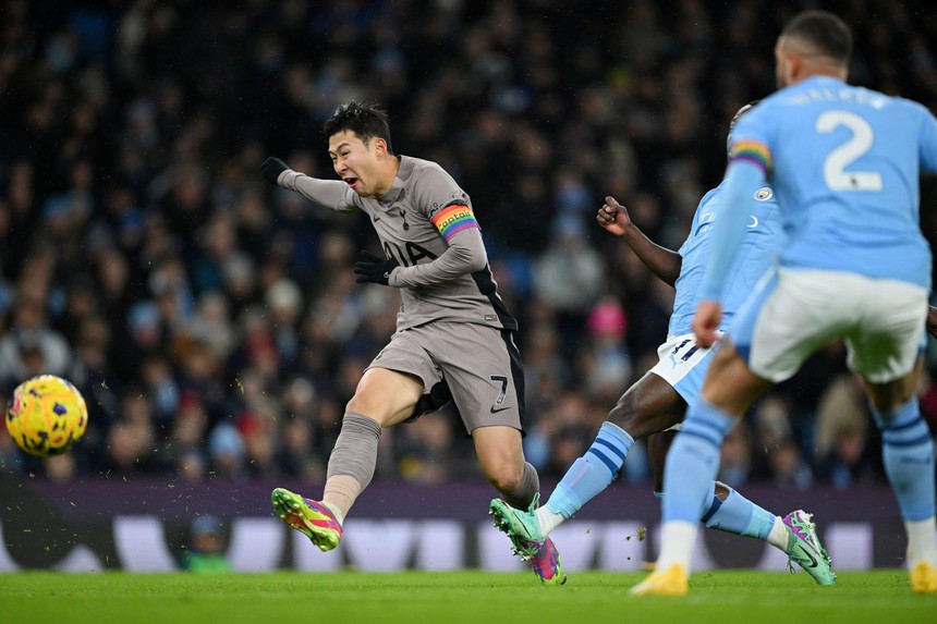 TRỰC TIẾP Man City vs Tottenham (1-1): Son phản lưới nhà (Hiệp 1) - Ảnh 6. TRỰC TIẾP Man City vs Tottenham (1-1): Son phản lưới nhà (Hiệp 1) - Ảnh 6.