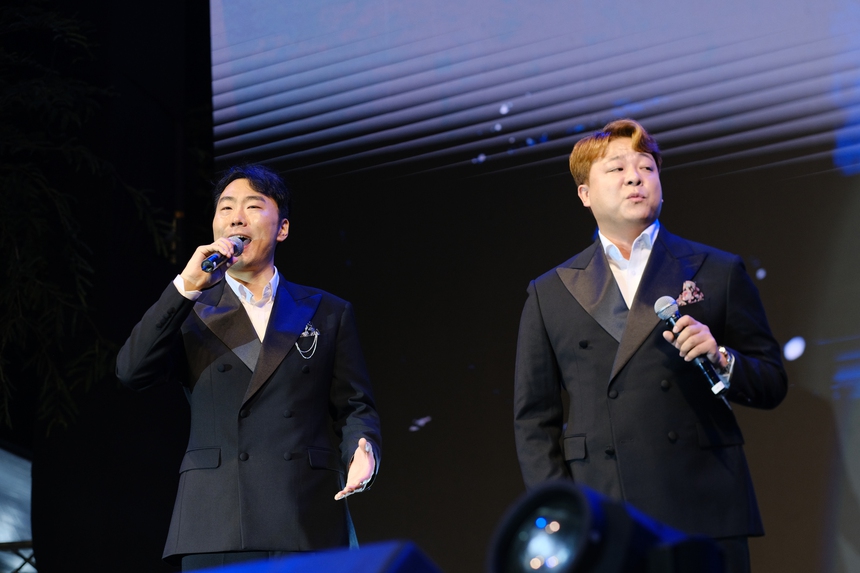 Lễ hội 'Con đường văn hoá hữu nghị Việt - Hàn 2023' khai mạc sôi nổi tại Hà Nội - Ảnh 1.