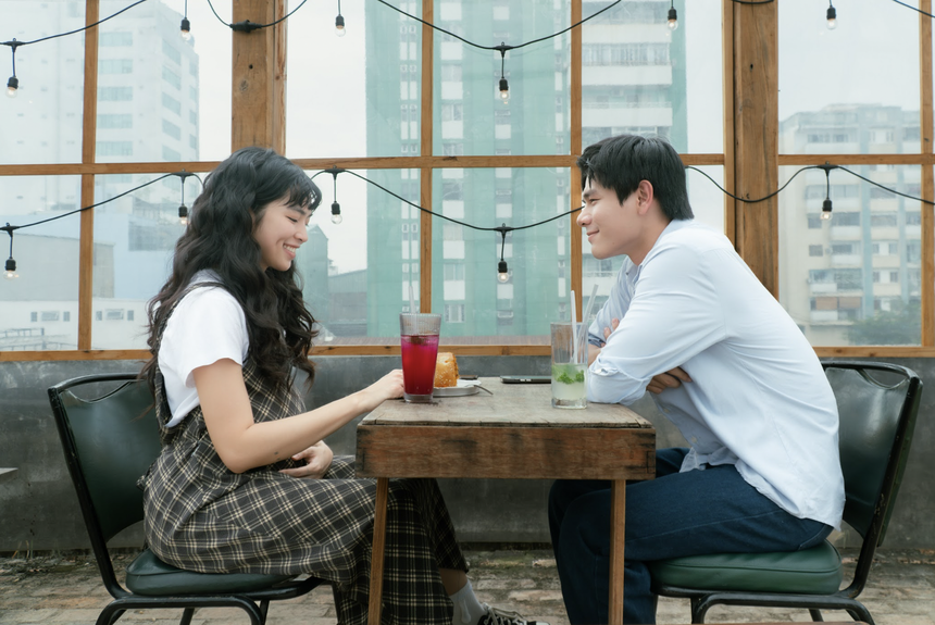 Khánh Vân "cân" được tạo hình mẹ bầu trong web drama "Liên và Đạt" - Ảnh 2.