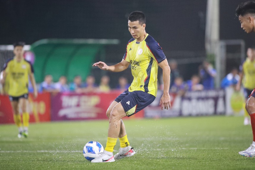 "Sao" V-League thất bại trước tuyển thủ futsal Việt Nam  - Ảnh 1.