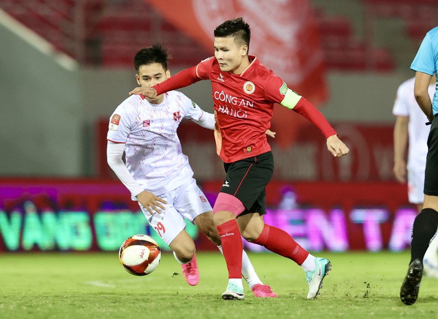 Những Quả bóng vàng thất thế ở đội tuyển Việt Nam - Ảnh 2. Những Quả bóng vàng thất thế ở đội tuyển Việt Nam - Ảnh 2.