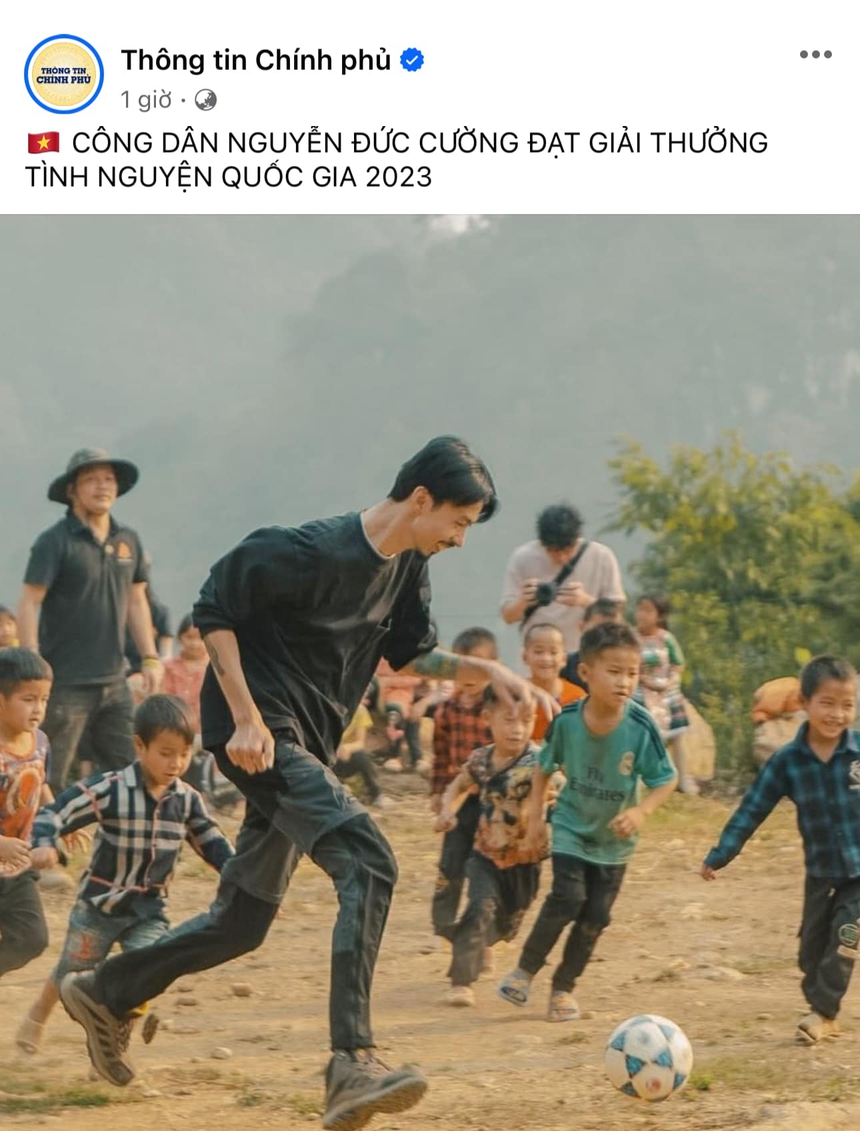 Rapper Đen Vâu được vinh danh tại giải thưởng Tình nguyện quốc gia 2023 - Ảnh 3. Rapper Đen Vâu được vinh danh tại giải thưởng Tình nguyện quốc gia 2023 - Ảnh 3.