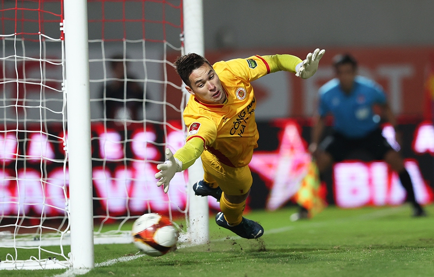 Bình luận: Filip Nguyễn không phải “cứu tinh” của HLV Troussier - Ảnh 1.