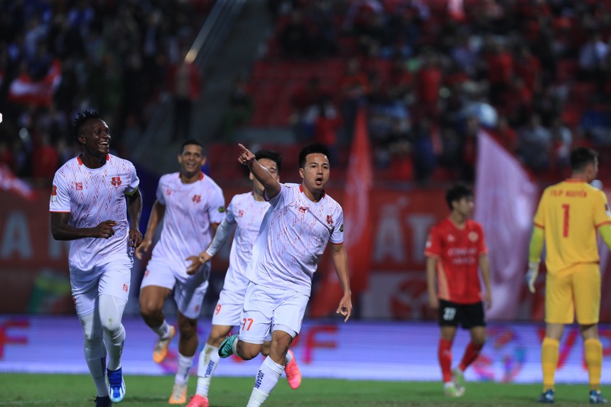 Thắng thuyết phục CAHN, Hải Phòng nhận thưởng nóng rất hậu hĩnh - Ảnh 2. Thắng thuyết phục CAHN, Hải Phòng nhận thưởng nóng rất hậu hĩnh - Ảnh 2.