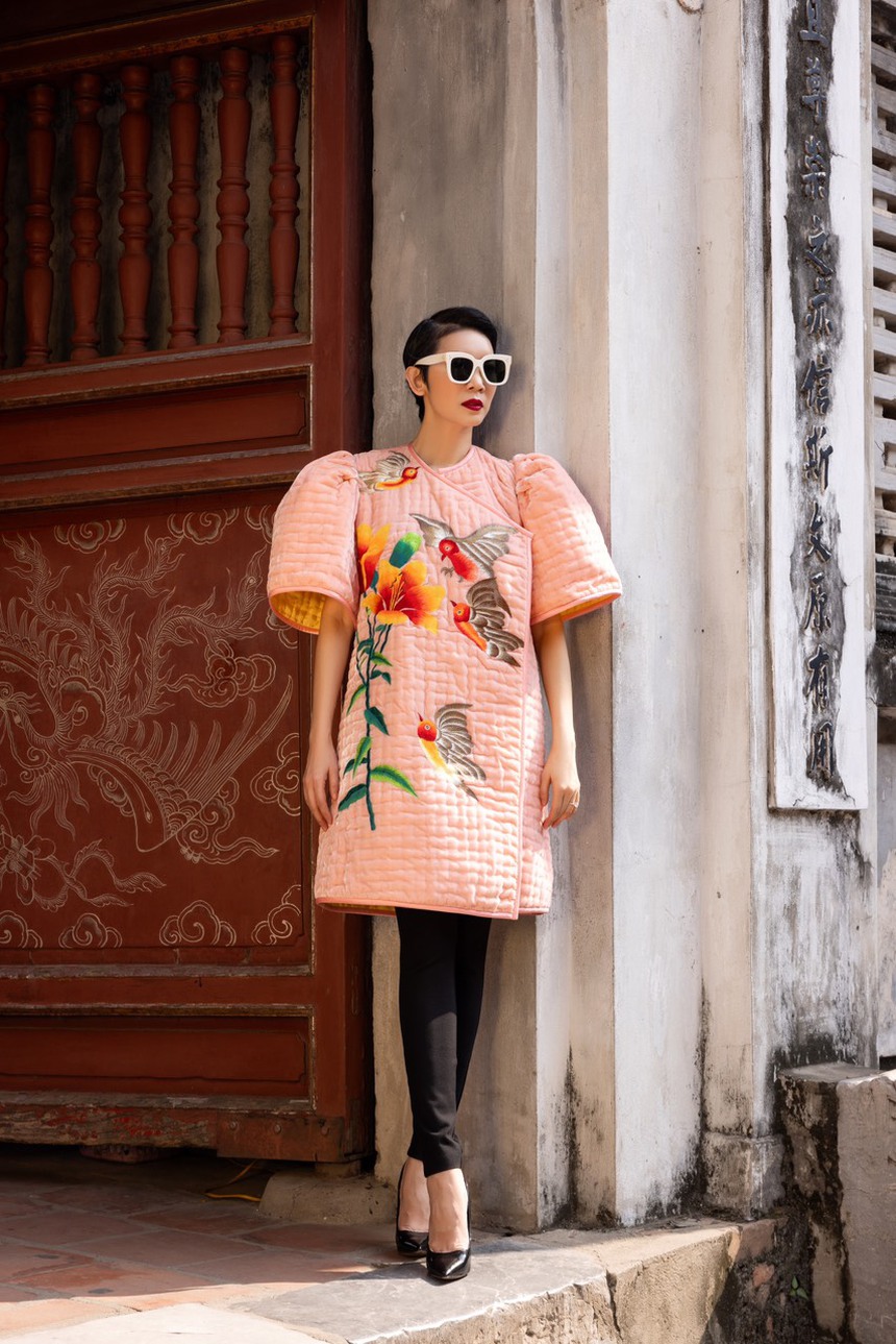 Xuân Lan xuất hiện đầy phá cách trong BST mới của NTK Đức Hùng - Ảnh 1.