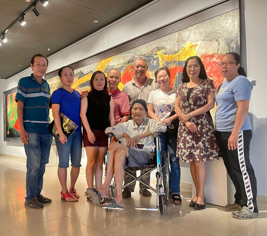 Lâm Huỳnh Linh 'lặng' để trừu tượng 'nổi' - Ảnh 2.