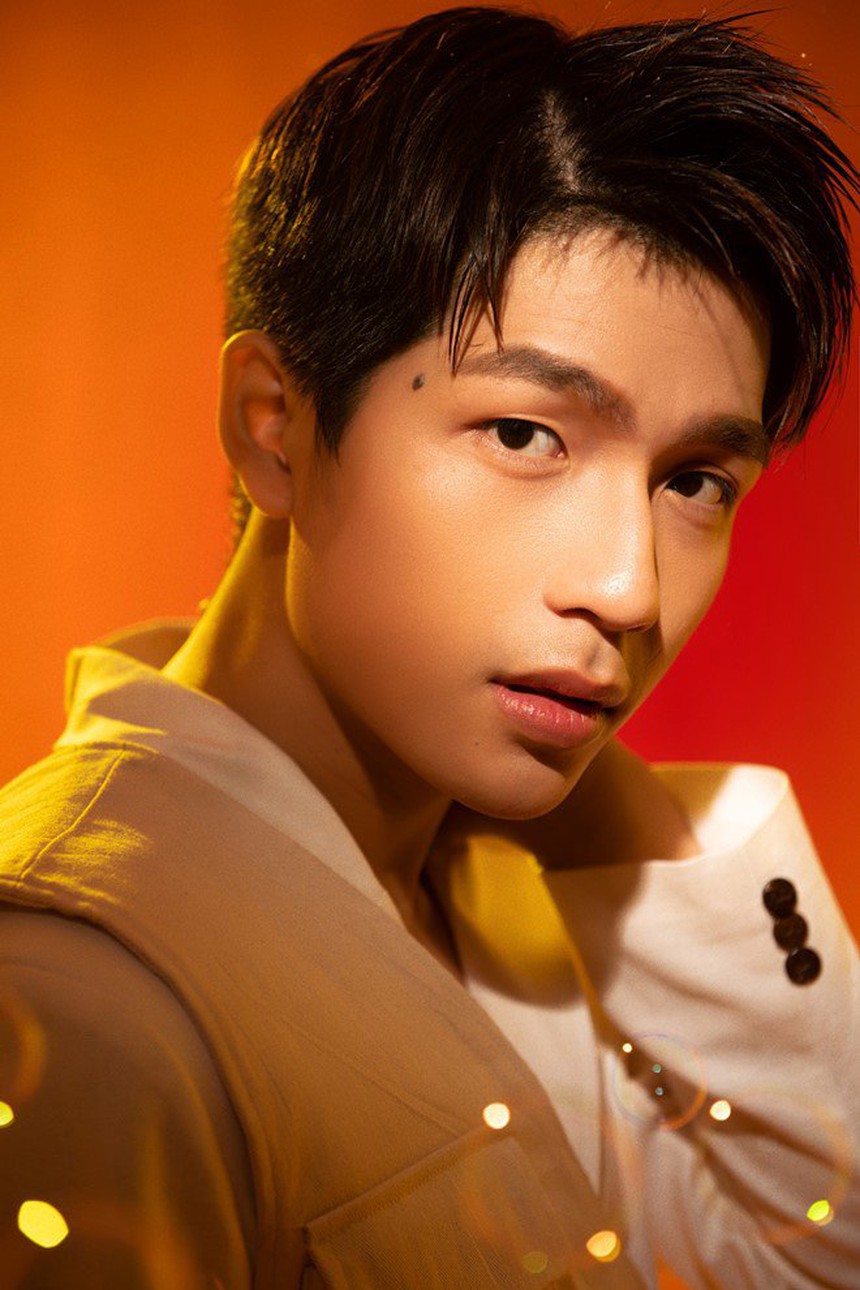 Quốc Anh nói sao khi được hỏi về tương lai soán ngôi nam thần màn ảnh của Mạnh Trường - Ảnh 1.