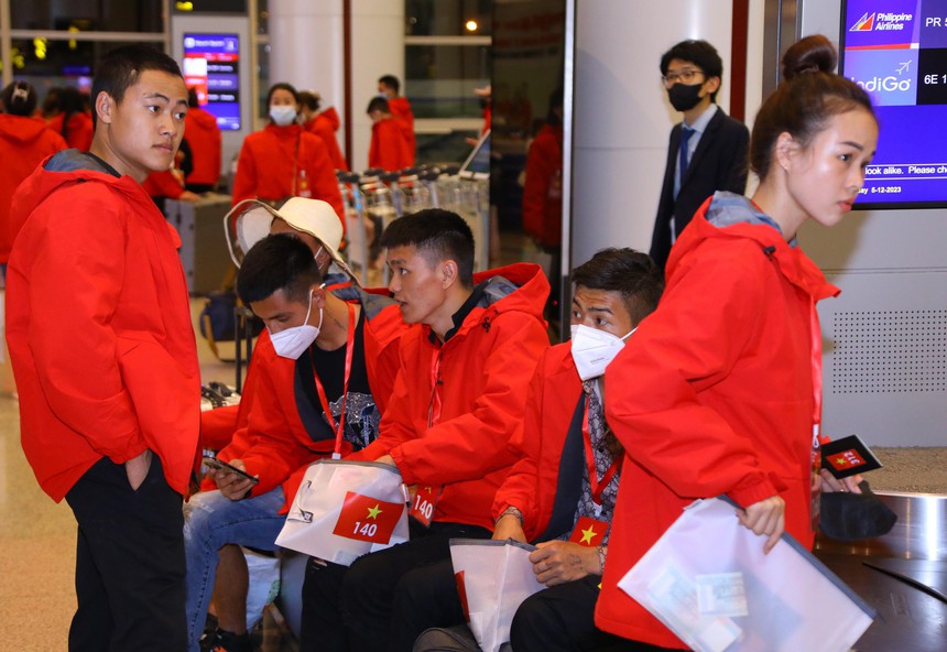 Sơ tán 338 công dân Việt Nam từ khu vực chiến sự phía Bắc Myanmar về nước an toàn - Ảnh 5. Sơ tán 338 công dân Việt Nam từ khu vực chiến sự phía Bắc Myanmar về nước an toàn - Ảnh 5.