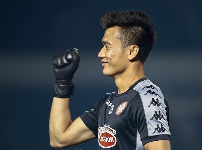 Bùi Tiến Dũng tái hiện pha thay người đỉnh cao của Van Gaal tại World Cup và cái kết - Ảnh 2.