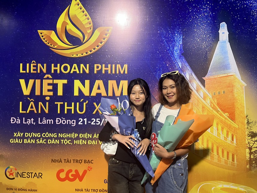 Xem 'Mẹ ơi, Bướm đây!': Một bộ ba tuyệt vời - Ảnh 1. Xem 'Mẹ ơi, Bướm đây!': Một bộ ba tuyệt vời - Ảnh 1.