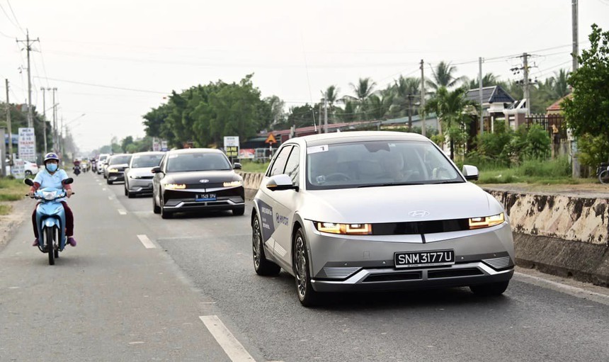 Hành trình xuyên Đông Nam Á bằng xe điện lần đầu tiên - Ảnh 1. Hành trình xuyên Đông Nam Á bằng xe điện lần đầu tiên - Ảnh 1.