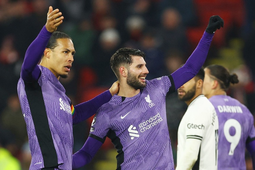 Man City thua sốc trong ngày Liverpool thắng nhọc tân binh tại vòng 15 Ngoại hạng Anh - Ảnh 3.