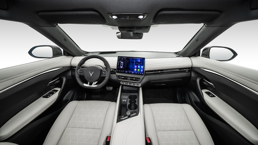 Vì đâu thiết kế VF7 được "khen nức nở" khi ra mắt? - Ảnh 2.