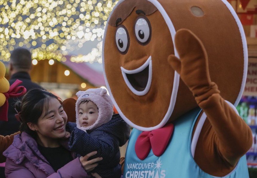 Không khí chờ đón Giáng sinh trên khắp thế giới - Ảnh 1. Không khí chờ đón Giáng sinh trên khắp thế giới - Ảnh 1.