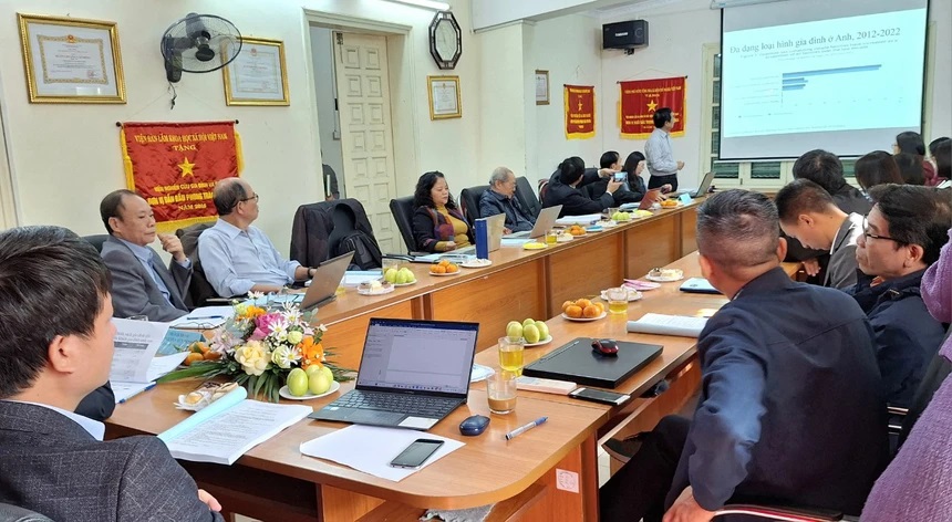 Việt Nam đang đối mặt với sự biến đổi các loại hình hôn nhân - Ảnh 1.