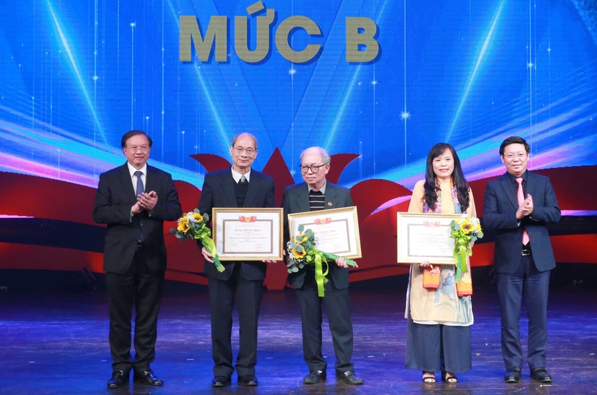 Trao Tặng thưởng các tác phẩm lý luận, phê bình văn học, nghệ thuật xuất bản năm 2022 - Ảnh 2.