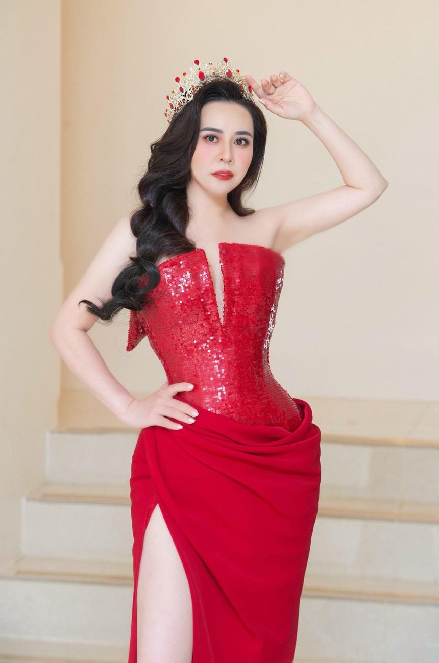 Lý do Hoa hậu Phan Kim Oanh lỡ hẹn phim hài Tết của đạo diễn diễn Bình Trọng - Ảnh 2. Lý do Hoa hậu Phan Kim Oanh lỡ hẹn phim hài Tết của đạo diễn diễn Bình Trọng - Ảnh 2.