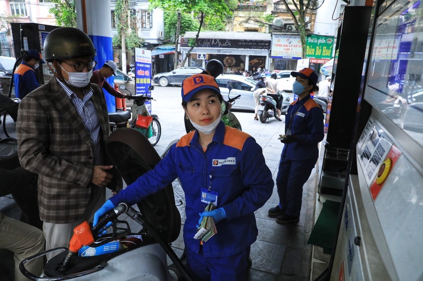 Giá xăng, dầu điều chỉnh giảm từ 15h chiều nay 7/12 - Ảnh 1. Giá xăng, dầu điều chỉnh giảm từ 15h chiều nay 7/12 - Ảnh 1.