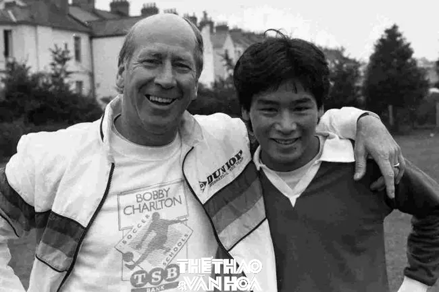 Việt kiều thuộc lứa 1988 từng thi đấu cho U16 Anh, chụp hình với huyền thoại MU nhưng chơi cho Spurs - Ảnh 4.