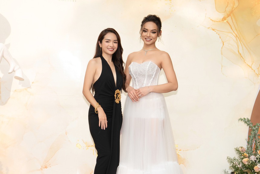 VĐV Đỗ Kim Phúc tâng bóng trên sàn diễn thời trang, chung sân khấu với Lâm Bảo Châu, Thuận Nguyễn - Ảnh 15. VĐV Đỗ Kim Phúc tâng bóng trên sàn diễn thời trang, chung sân khấu với Lâm Bảo Châu, Thuận Nguyễn - Ảnh 15.