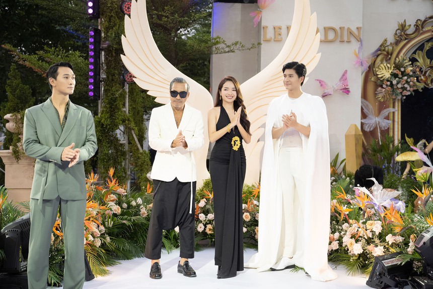 VĐV Đỗ Kim Phúc tâng bóng trên sàn diễn thời trang, chung sân khấu với Lâm Bảo Châu, Thuận Nguyễn - Ảnh 13. VĐV Đỗ Kim Phúc tâng bóng trên sàn diễn thời trang, chung sân khấu với Lâm Bảo Châu, Thuận Nguyễn - Ảnh 13.