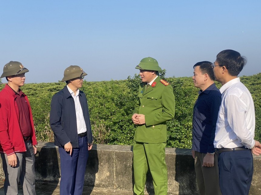 Công an Hà Tĩnh huy động lực lượng truy bắt 2 đối tượng truy nã nguy hiểm - Ảnh 2.