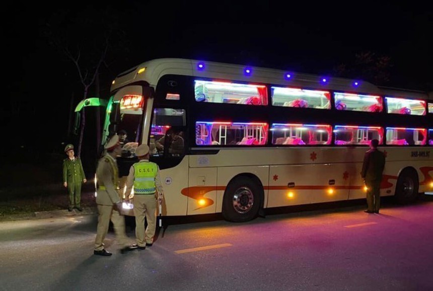 Công an Hà Tĩnh huy động lực lượng truy bắt 2 đối tượng truy nã nguy hiểm - Ảnh 4.