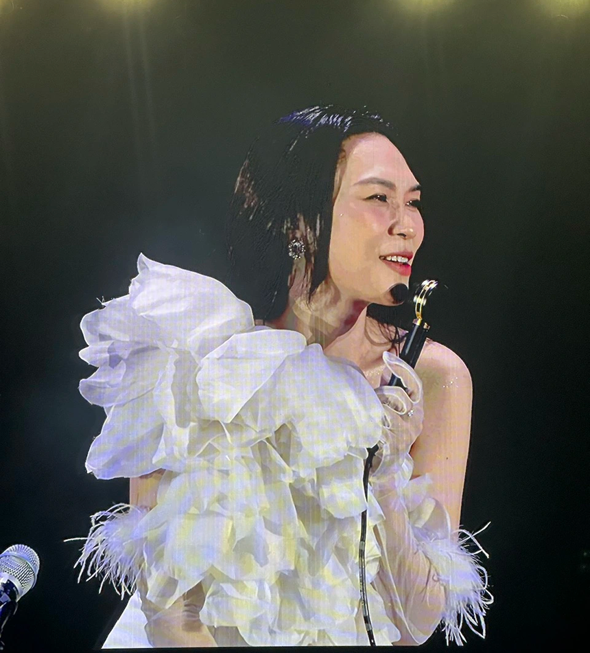 Mỹ Tâm kể 'sự tích' chiếc mic đặc biệt trong show My Soul 1981 - Ảnh 1.