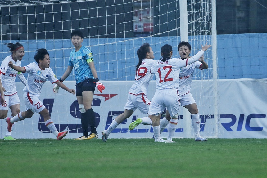 Hải Yến toả sáng rực rỡ, đội bóng cũ của Huỳnh Như rơi ngôi đầu - Ảnh 2. Hải Yến toả sáng rực rỡ, đội bóng cũ của Huỳnh Như rơi ngôi đầu - Ảnh 2.