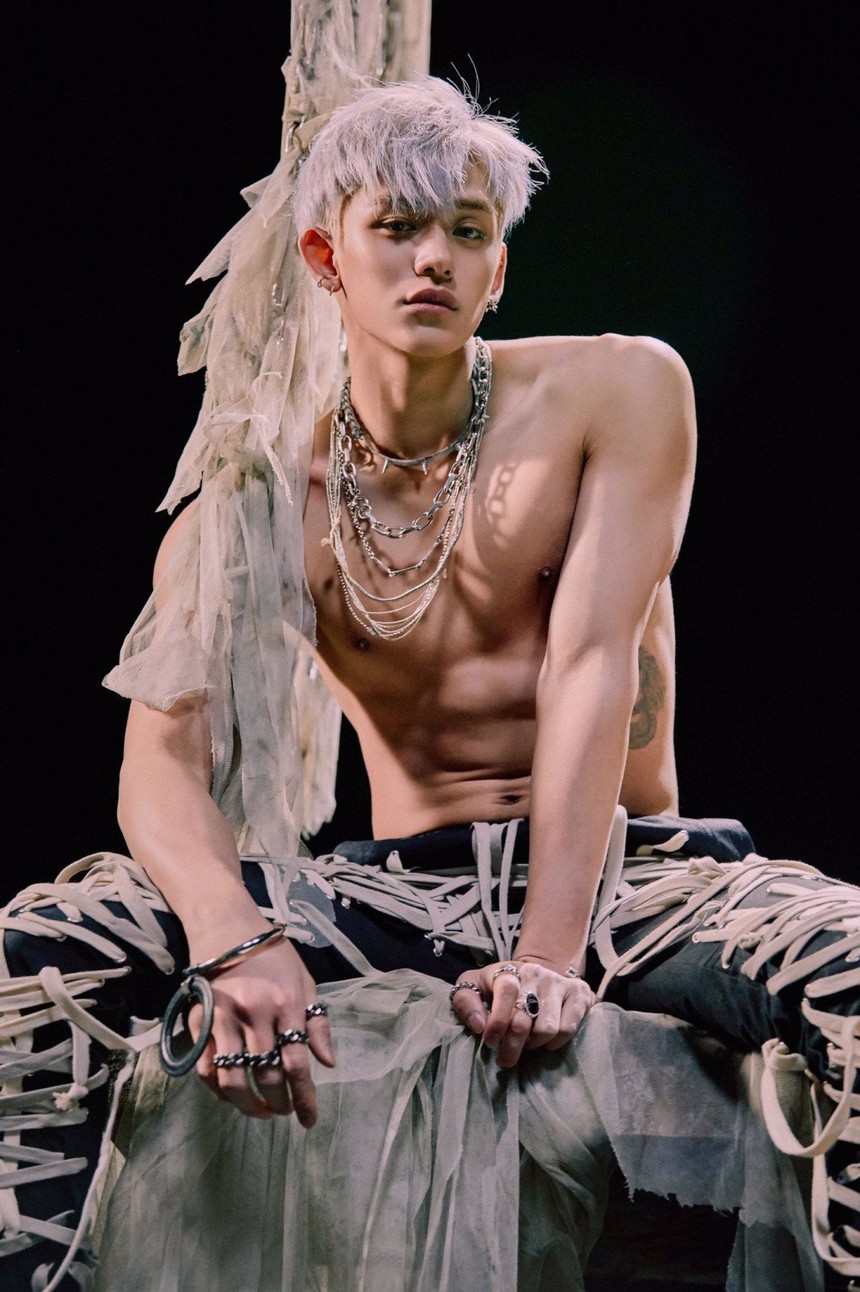 Lucas (NCT) lần đầu lộ diện cùng CEO SM sau 2 năm ở ẩn vì scandal, còn khoe clip tập nhảy khiến netizen phẫn nộ đòi 'out nhóm' - Ảnh 7.