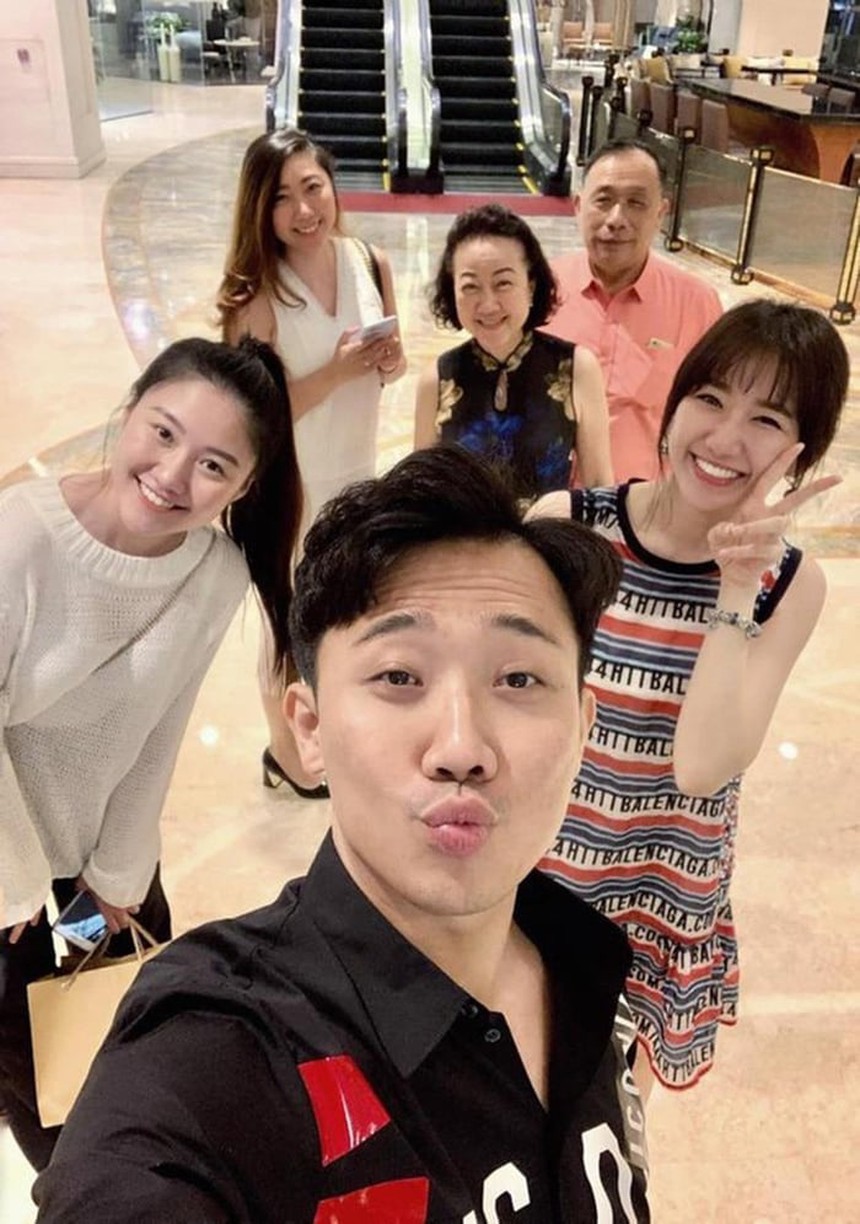 Em gái kín tiếng của Trấn Thành: Nhan sắc xinh đẹp dù đã là mẹ bỉm 2 con, cuộc sống hạnh phúc bên chồng ngoại quốc - Ảnh 1. Em gái kín tiếng của Trấn Thành: Nhan sắc xinh đẹp dù đã là mẹ bỉm 2 con, cuộc sống hạnh phúc bên chồng ngoại quốc - Ảnh 1.