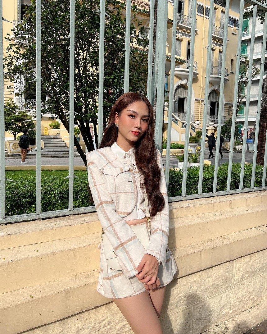 Đồ local brand được mỹ nhân Việt diện tuần qua: nhiều nàng chuộng thiết kế kín đáo, giá thành đa dạng vừa túi tiền - Ảnh 3. Đồ local brand được mỹ nhân Việt diện tuần qua: nhiều nàng chuộng thiết kế kín đáo, giá thành đa dạng vừa túi tiền - Ảnh 3.