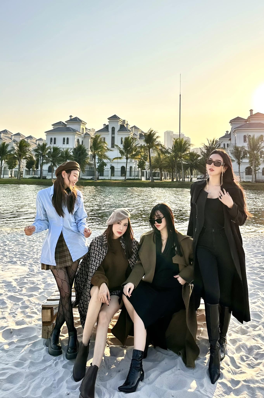 Đọ sắc bên đàn em kém 12 tuổi, Hồng Diễm vẫn chiếm trọn 'spotlight' nhờ gương mặt 'phát sáng' - Ảnh 3. Đọ sắc bên đàn em kém 12 tuổi, Hồng Diễm vẫn chiếm trọn 'spotlight' nhờ gương mặt 'phát sáng' - Ảnh 3.