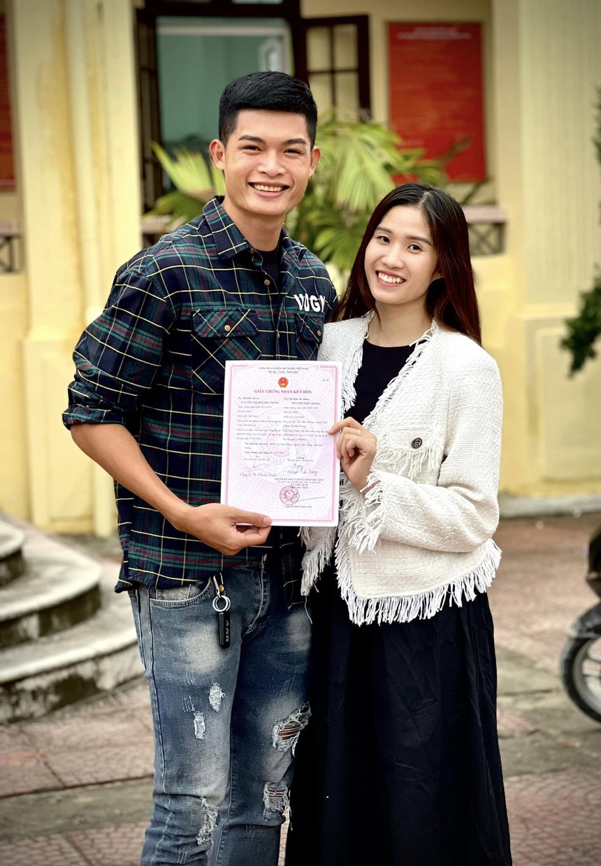 Cặp đôi VĐV 'gây sốt' khi cầu hôn tại SEA Games 31 đã chính thức về chung một nhà - Ảnh 1. Cặp đôi VĐV 'gây sốt' khi cầu hôn tại SEA Games 31 đã chính thức về chung một nhà - Ảnh 1.