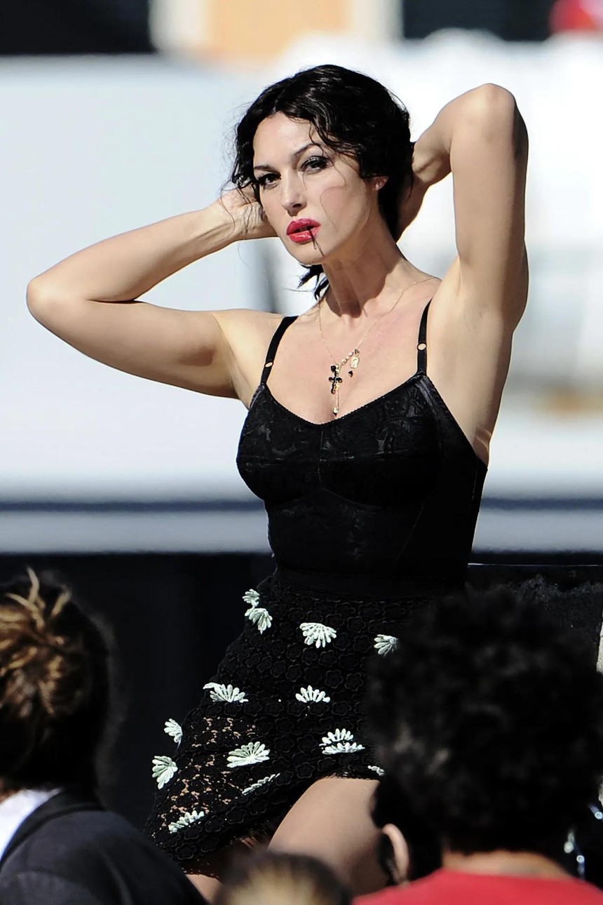 Showbiz có nhiều dung nhan kiều diễm nhưng chỉ riêng người phụ nữ nước Ý này được gọi là "người tình vĩnh cửu của thế giới" - Ảnh 4.