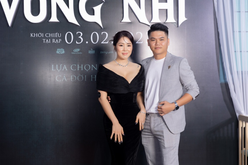 Bạch Công Khanh xuất hiện điển trai, vợ chồng Lê Phương tình tứ trên thảm đỏ - Ảnh 3.
