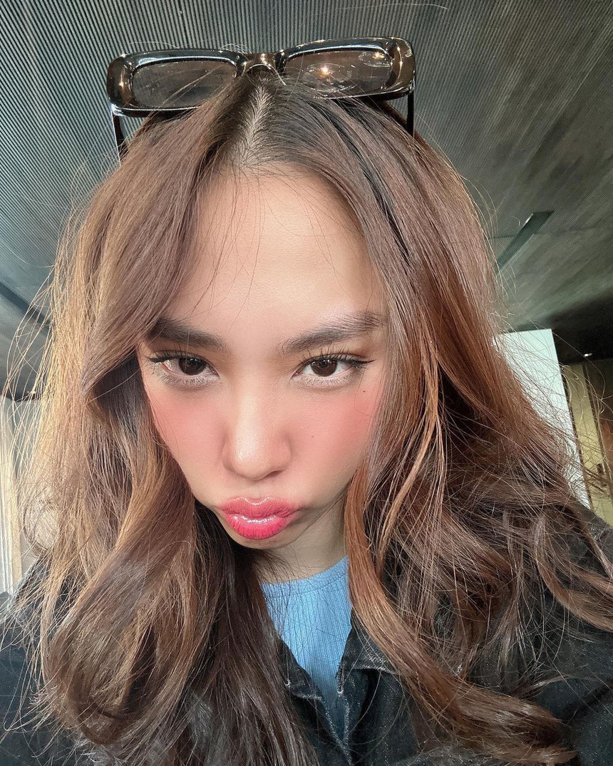 Hoa hậu Mai Phương bị soi check-in ở nhà chồng cũ Lệ Quyên, fan lên tiếng bảo vệ - Ảnh 2.