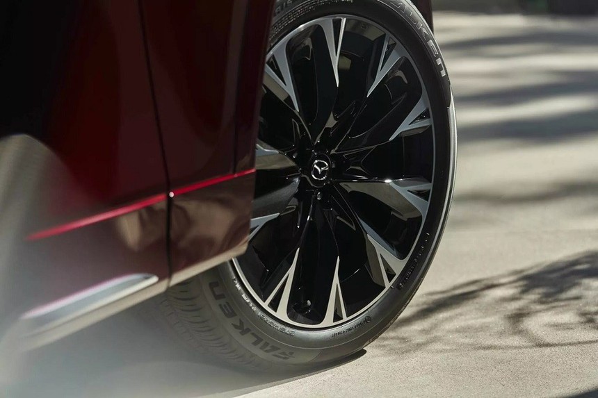 Mazda CX-90 2024 chính thức trình làng: Động cơ mạnh mẽ, hướng tới phân khúc xe sang - Ảnh 7. Mazda CX-90 2024 chính thức trình làng: Động cơ mạnh mẽ, hướng tới phân khúc xe sang - Ảnh 7.