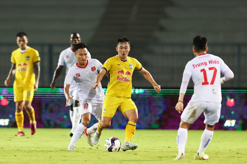 Những “vấp ngã” thời chuyên nghiệp - Ảnh 1.