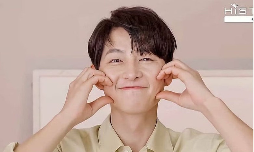 Chuẩn bị tái hôn và sinh con đầu lòng, Song Joong Ki đang đóng 3 phim điện ảnh, sẽ sang Anh tiếp tục sự nghiệp? - Ảnh 2.