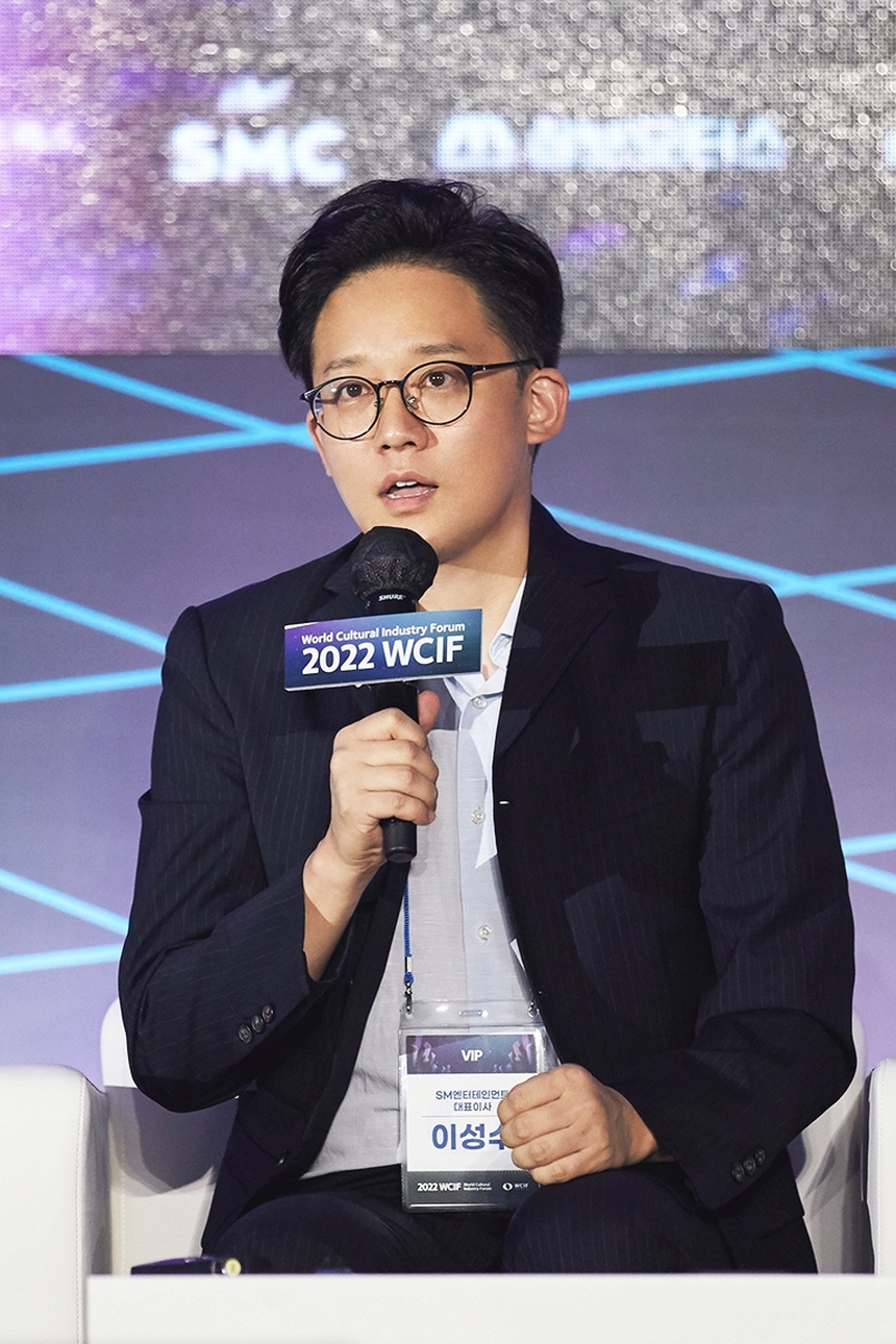 Toàn cảnh "cung đấu giới giải trí" kịch tính hơn phim của SM - tập đoàn giải trí hàng đầu xứ Hàn: Cháu trai "hất cẳng" chú ruột và màn trả thù náo loạn showbiz - Ảnh 5. Toàn cảnh "cung đấu giới giải trí" kịch tính hơn phim của SM - tập đoàn giải trí hàng đầu xứ Hàn: Cháu trai "hất cẳng" chú ruột và màn trả thù náo loạn showbiz - Ảnh 5.