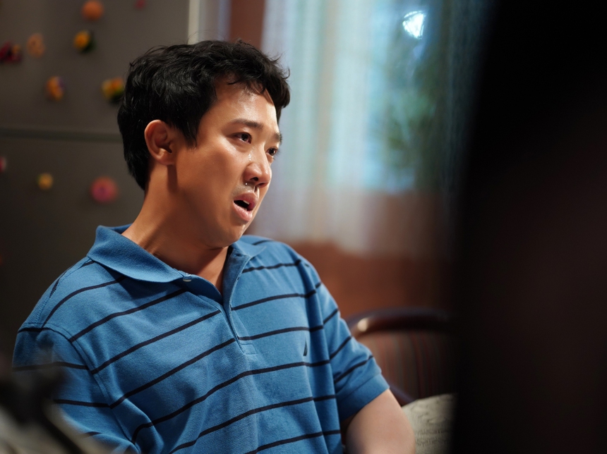 'Nhà bà Nữ' bán 5 triệu vé, Lê Dương Bảo Lâm nói gì khi bị Trấn Thành "chỉnh" ngay trên phim trường - Ảnh 5. 'Nhà bà Nữ' bán 5 triệu vé, Lê Dương Bảo Lâm nói gì khi bị Trấn Thành "chỉnh" ngay trên phim trường - Ảnh 5.