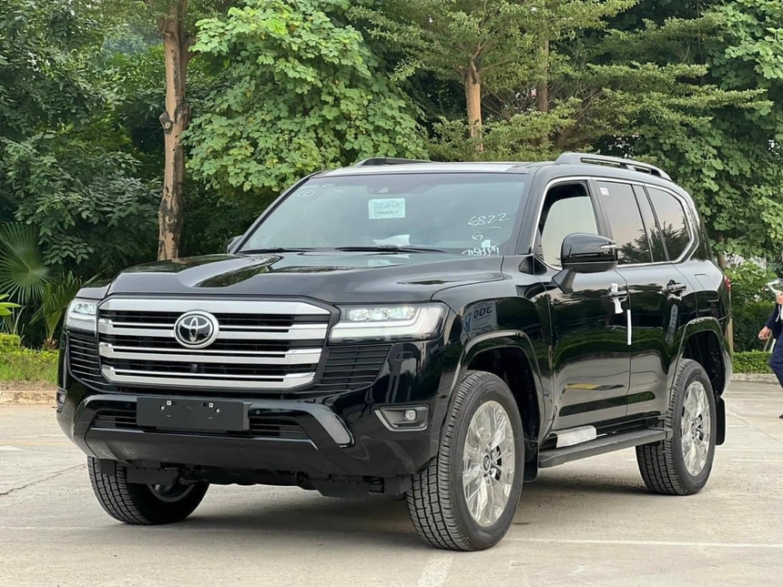 'Xe chủ tịch' Toyota Land Cruiser tăng giá 3 lần sau 2 năm ra mắt tại Việt Nam - Ảnh 5.