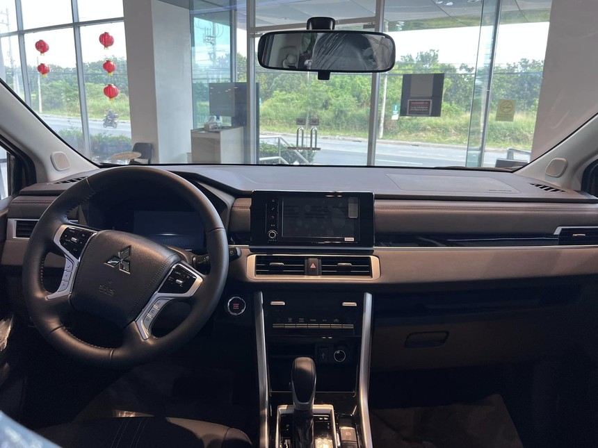 Mitsubishi Xpander Cross 2023 lần đầu lộ diện tại Việt Nam, sắp ra mắt với loạt thay đổi mới đe dọa Veloz Cross và XL7 - Ảnh 3. Mitsubishi Xpander Cross 2023 lần đầu lộ diện tại Việt Nam, sắp ra mắt với loạt thay đổi mới đe dọa Veloz Cross và XL7 - Ảnh 3.