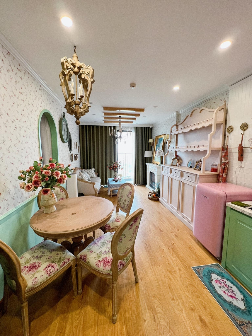 Nội thất chuẩn cung điện bên trong căn hộ đang rao bán của Hoà Minzy, có đồ smeg . ví như studio chụp ảnh  - Ảnh 3.