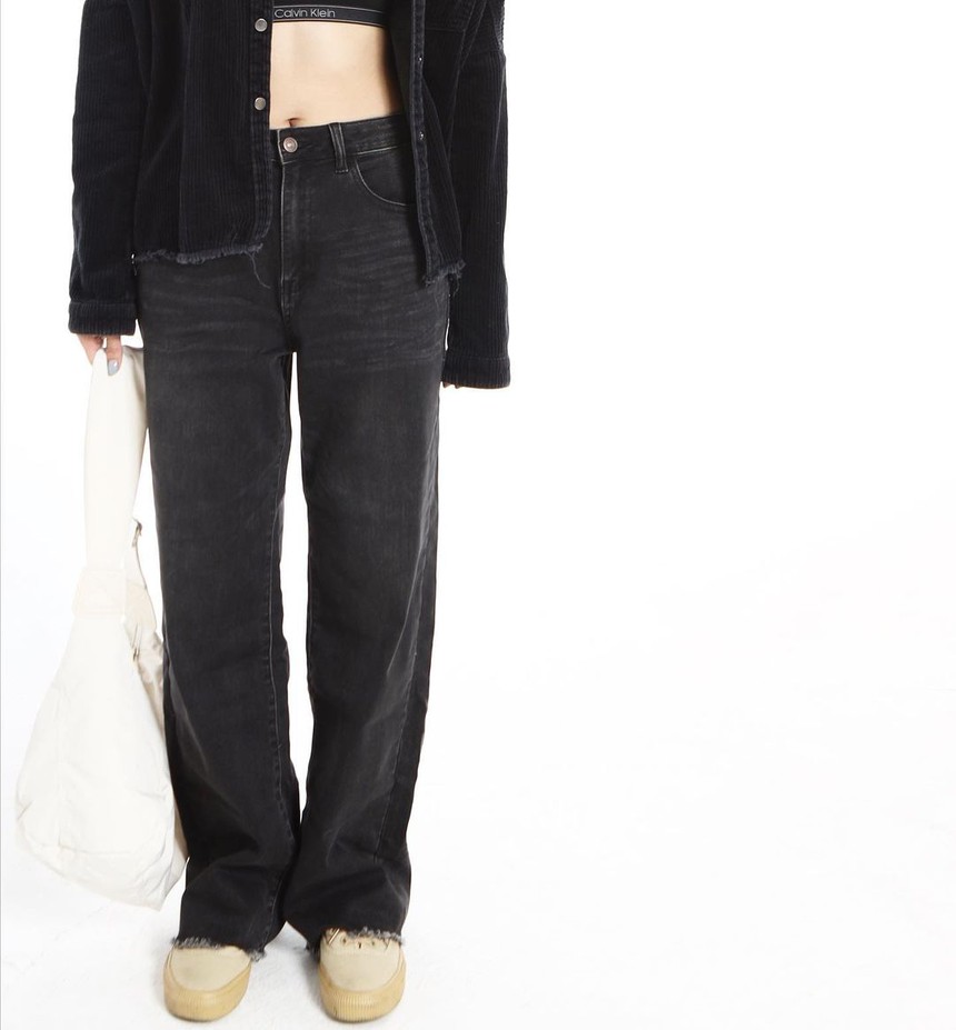 Mỹ nhân chuyển giới đẹp nhất Thái Lan Nong Poy: chuộng phong cách thời trang tối giản, chỉ diện áo phông và quần jeans cũng đủ đẹp   - Ảnh 4.