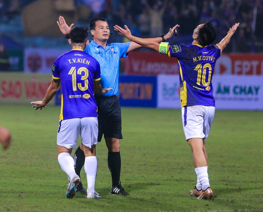 Văn Quyết tiếc nuối khi suýt có cơ hội lập hat-trick - Ảnh 4.